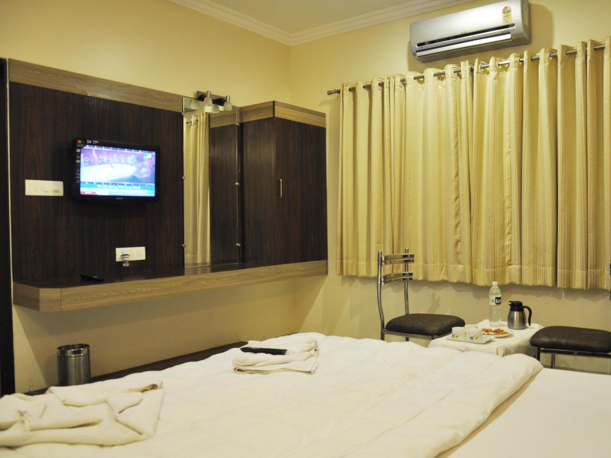 Hotel Sai Pancham Ширди Экстерьер фото
